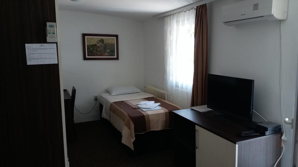 Gros Hotel - Leskovac Leskovac  Eksteriør billede